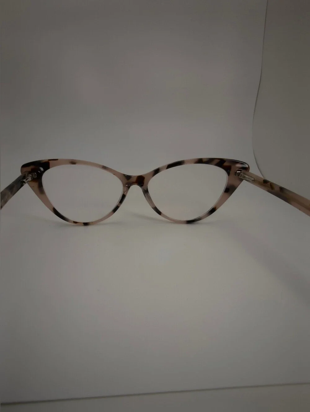 Celosia. Women's Cat-Eye Tortoise Shell Glasses in Nude/Black.